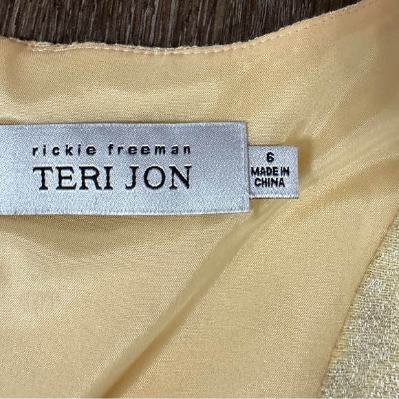 rickie freeman
TERI JON Dress w/ Crop Jacket yellow w/metallic Brocade size 6 - Picture 9 of 13
